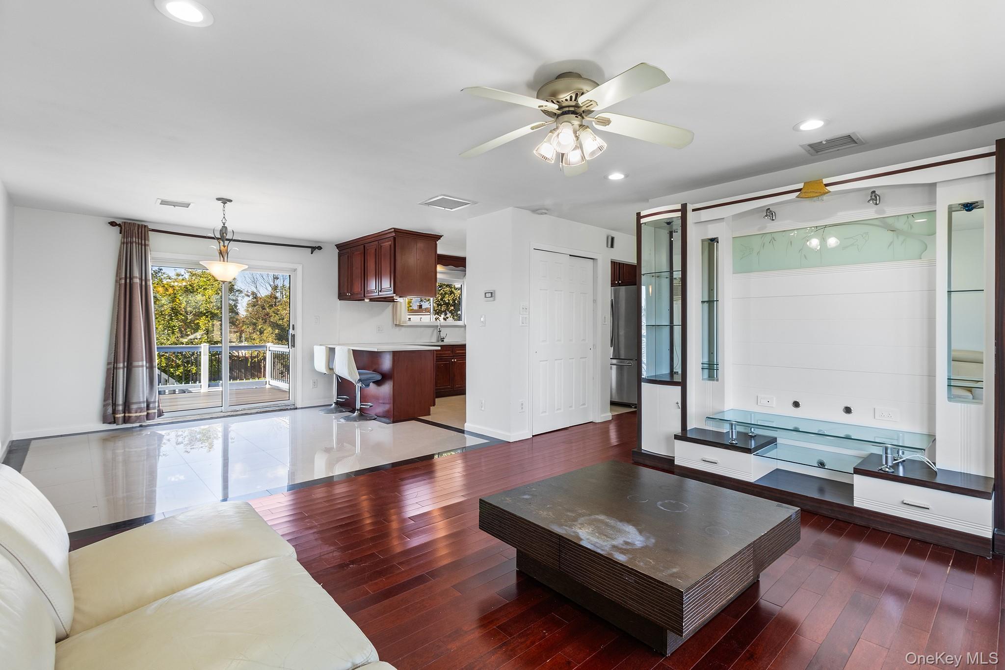 #5 photo, 74 Venetian Prom, サフォーク郡 Lindenhurst , NY 11757