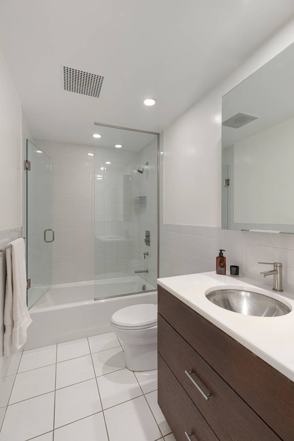 #8 photo, 39 E 12th Street, Greenwich Village , NY 10003