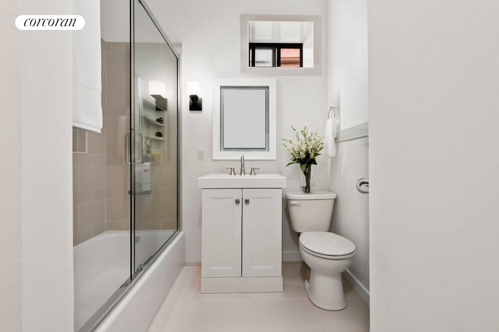 #12 photo, 319 E 105TH Street, マンハッタン East Harlem , NY 10029