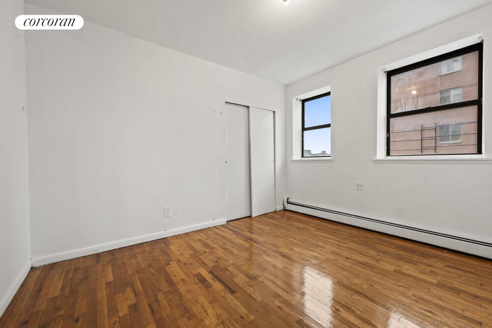 #9 photo, 319 E 105TH Street, マンハッタン East Harlem , NY 10029