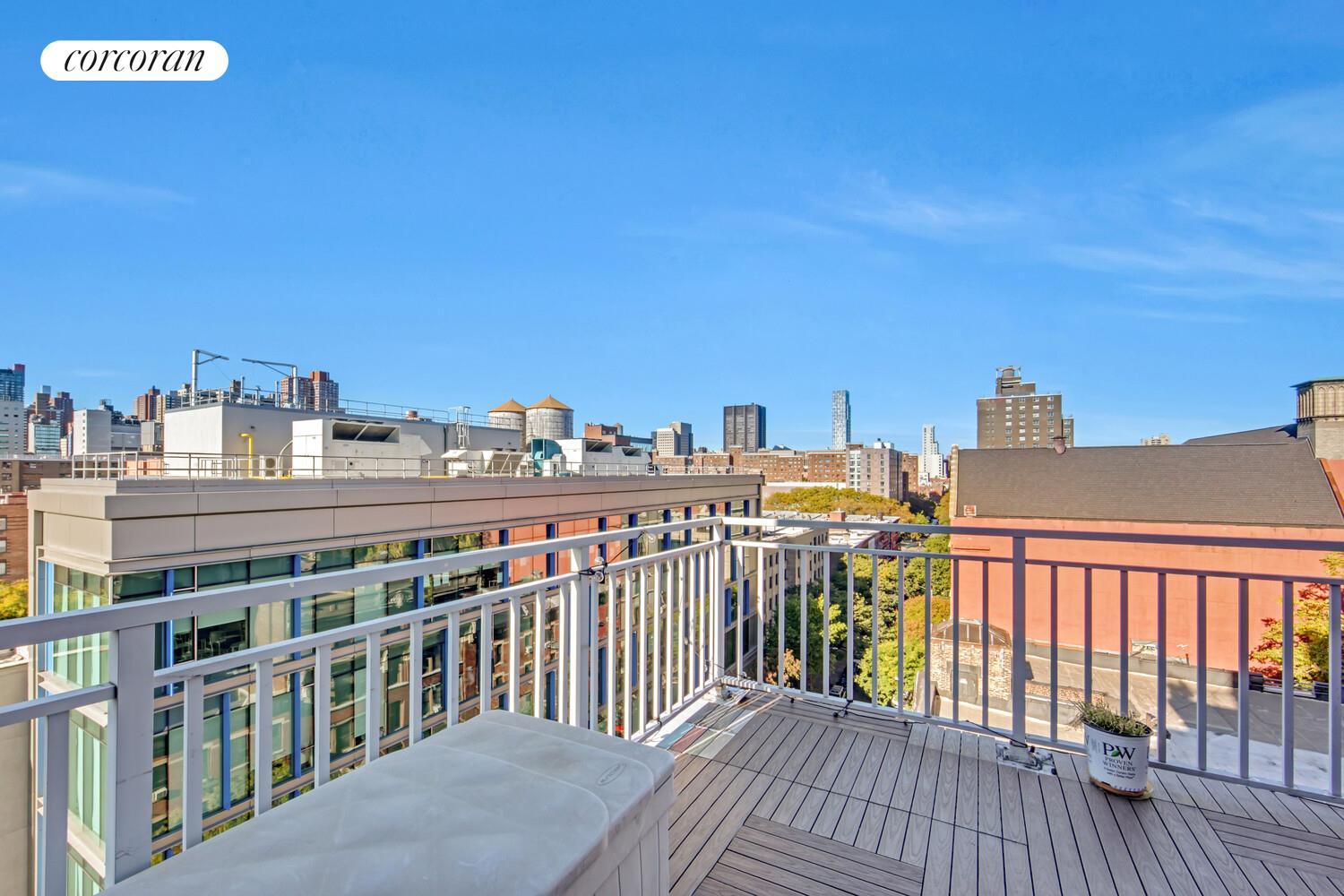 #13 photo, 353 E 104TH Street, マンハッタン East Harlem , NY 10029