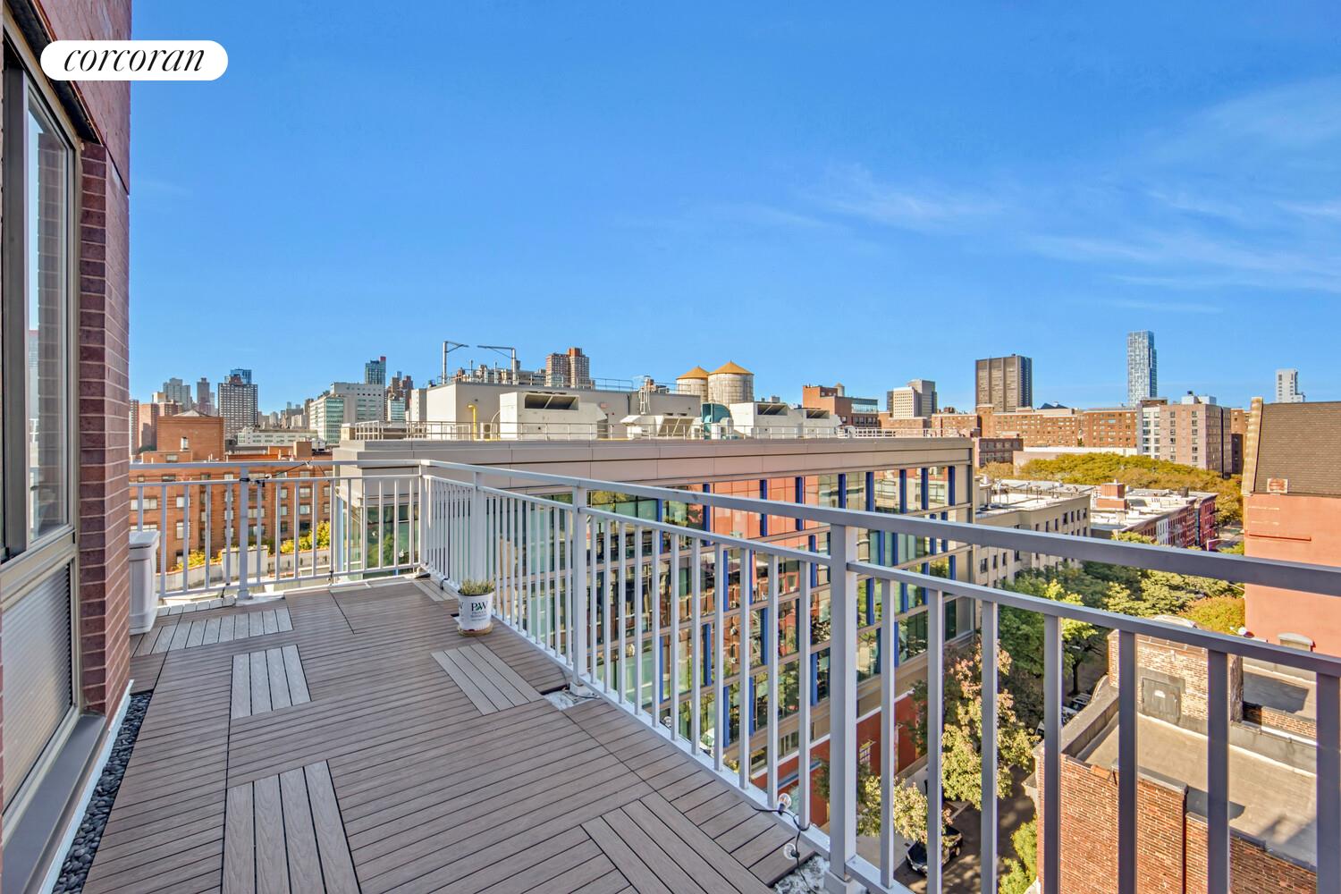 #4 photo, 353 E 104TH Street, マンハッタン East Harlem , NY 10029