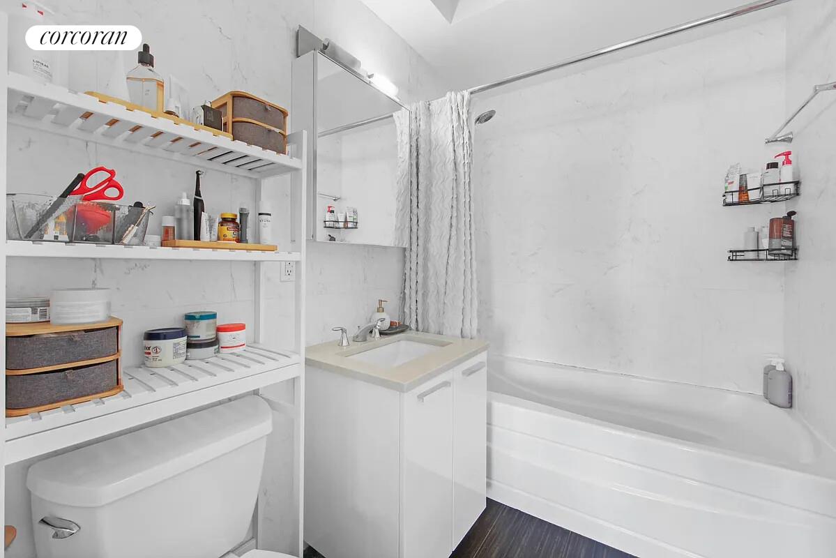 #6 photo, 353 E 104TH Street, マンハッタン East Harlem , NY 10029