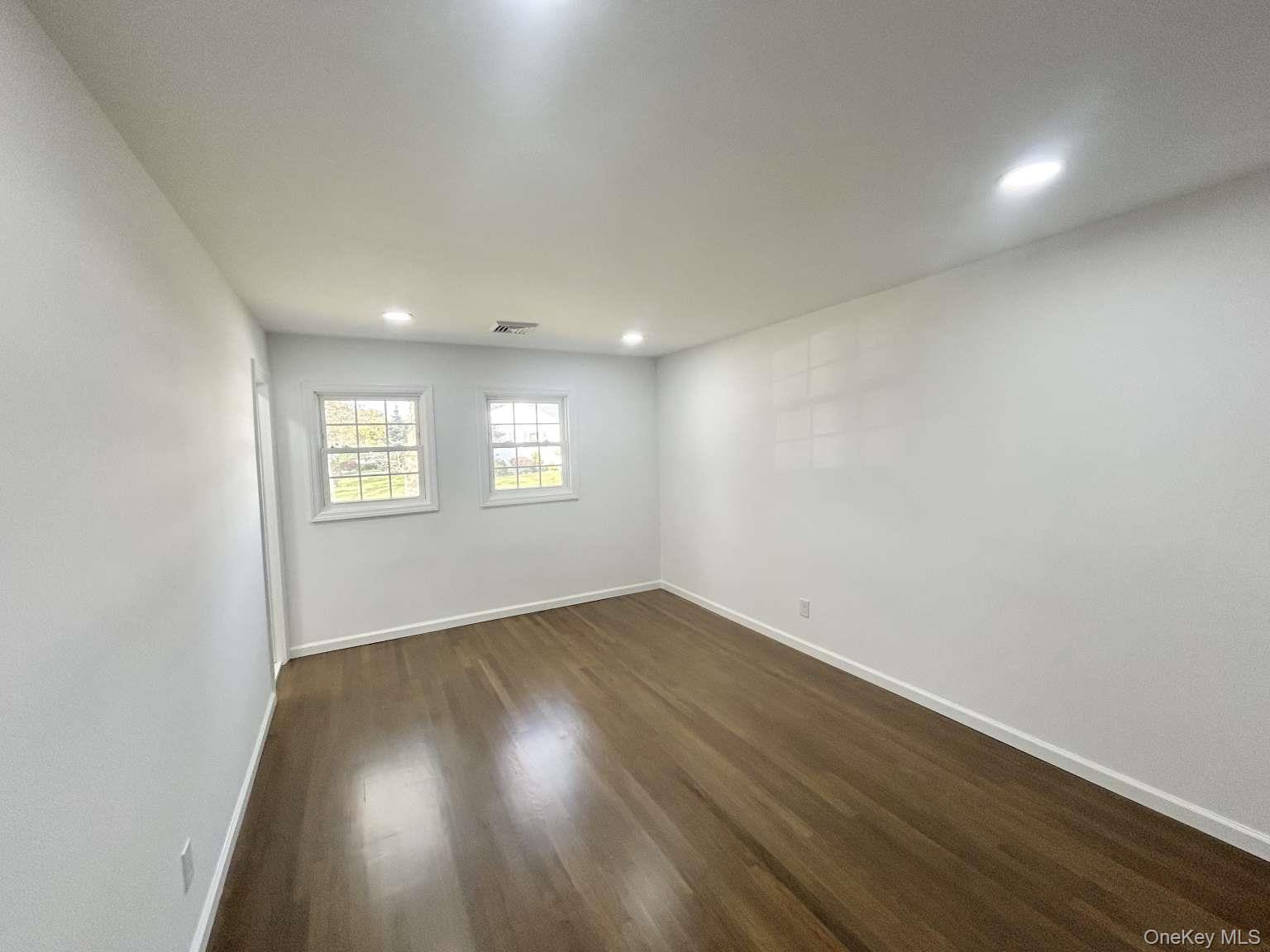 #18 photo, 1390 Wilson Road, ナッソー郡 East Meadow , NY 11554