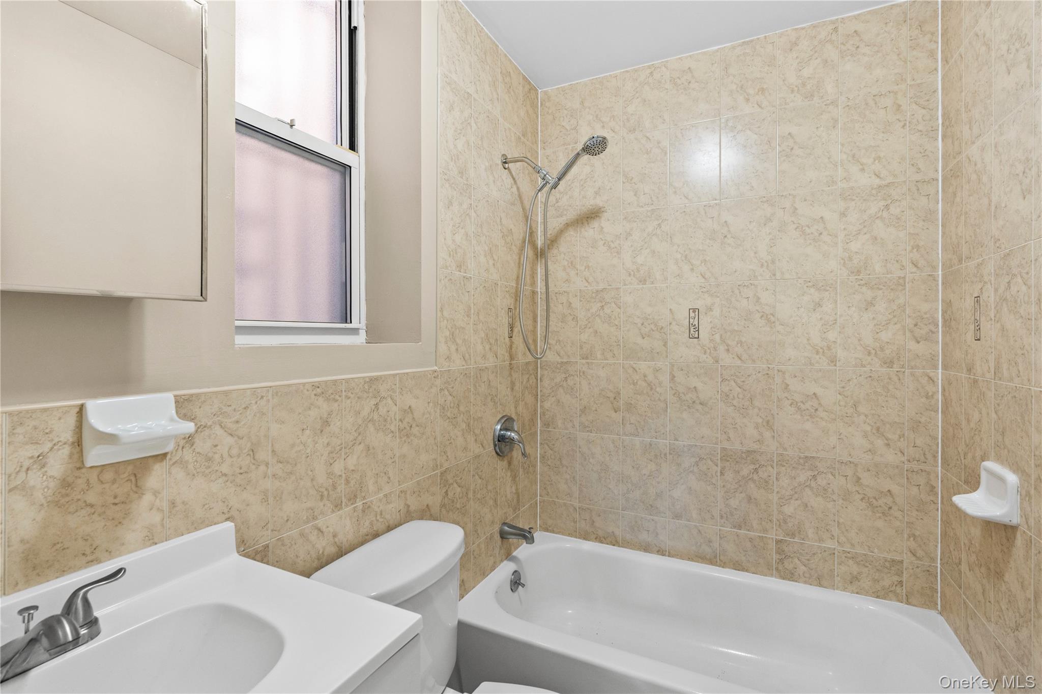 #10 photo, 3552 Webster Avenue, ブロンクス区 Bronx , NY 10467