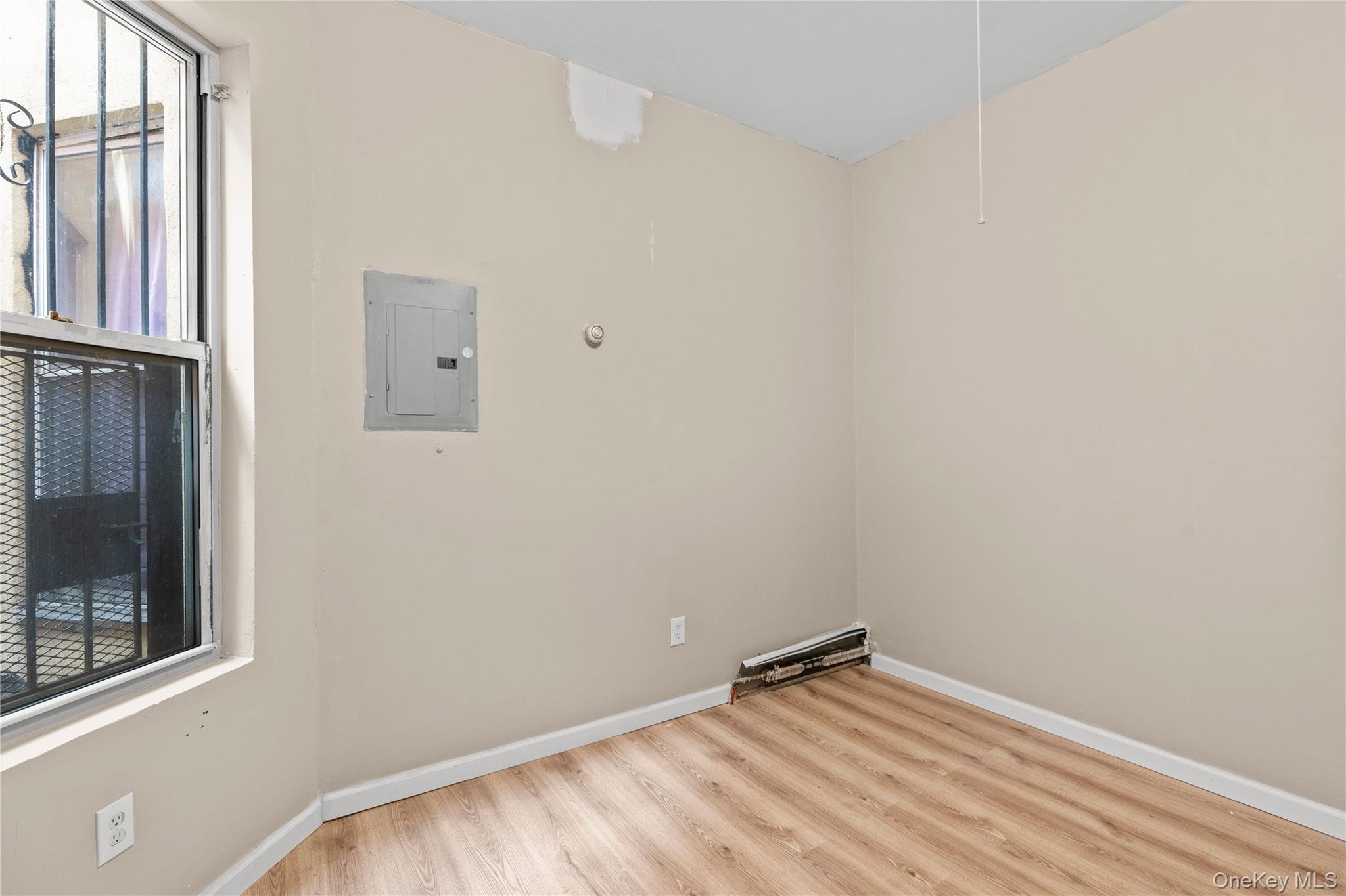 #12 photo, 3552 Webster Avenue, ブロンクス区 Bronx , NY 10467