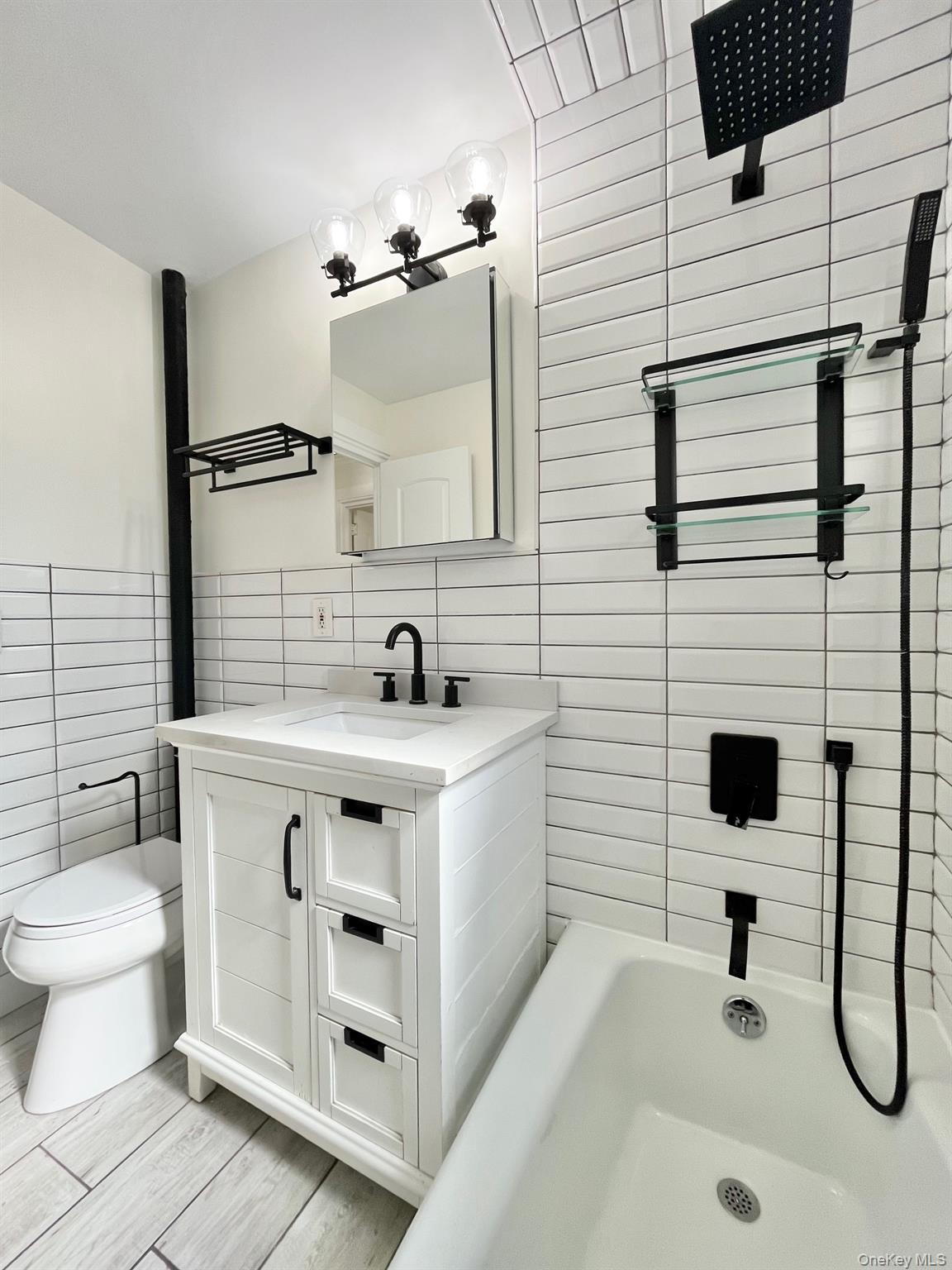 #20 photo, 450 Pelham Road, New Rochelle , NY 10805