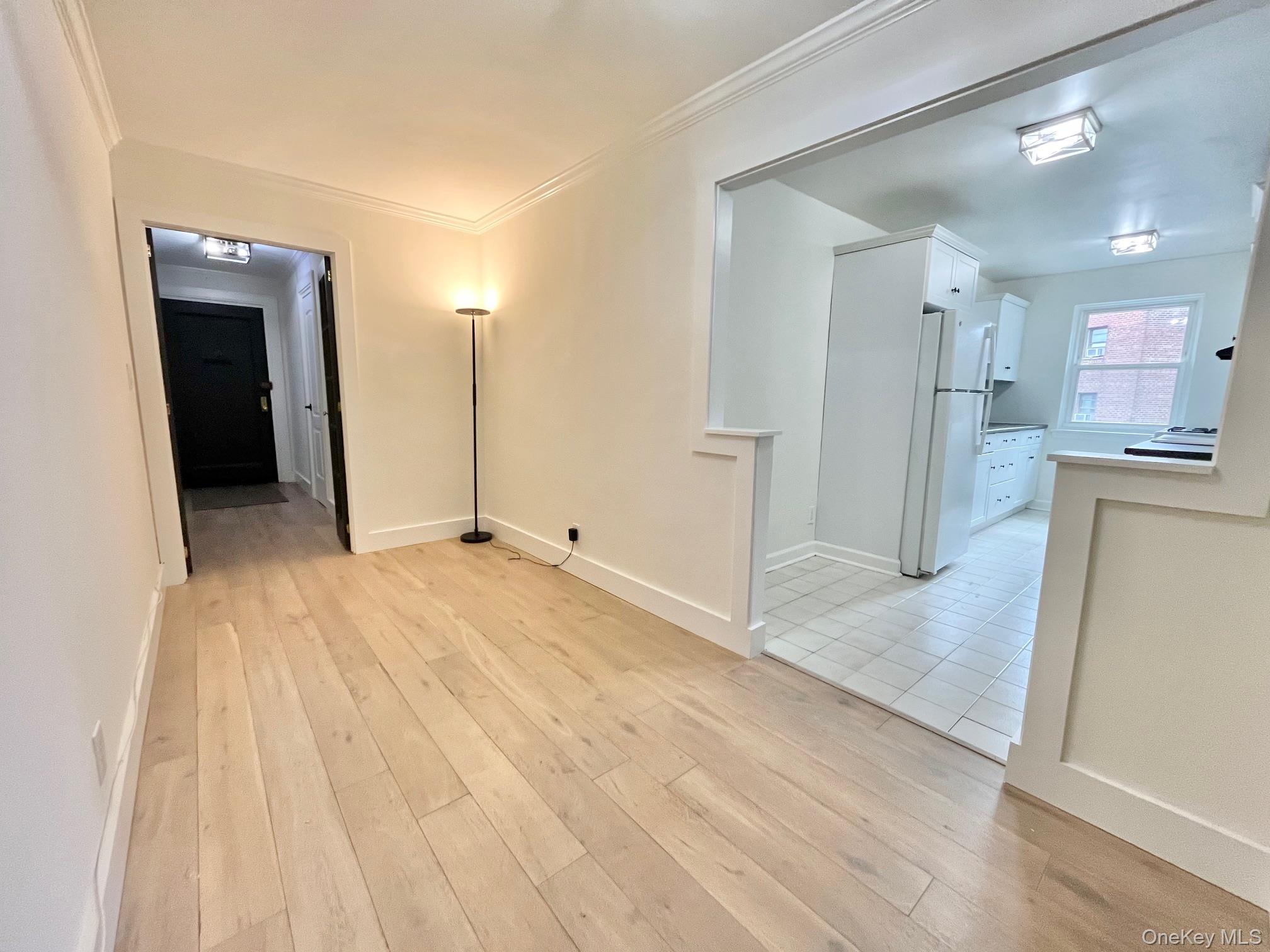 #4 photo, 450 Pelham Road, New Rochelle , NY 10805