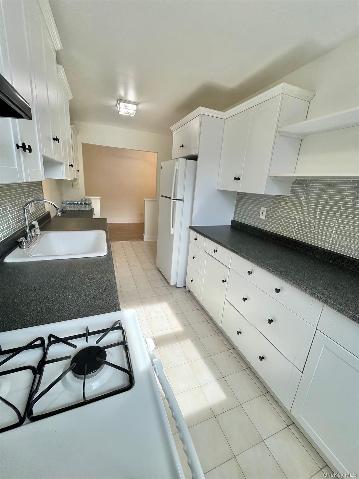 #8 photo, 450 Pelham Road, New Rochelle , NY 10805