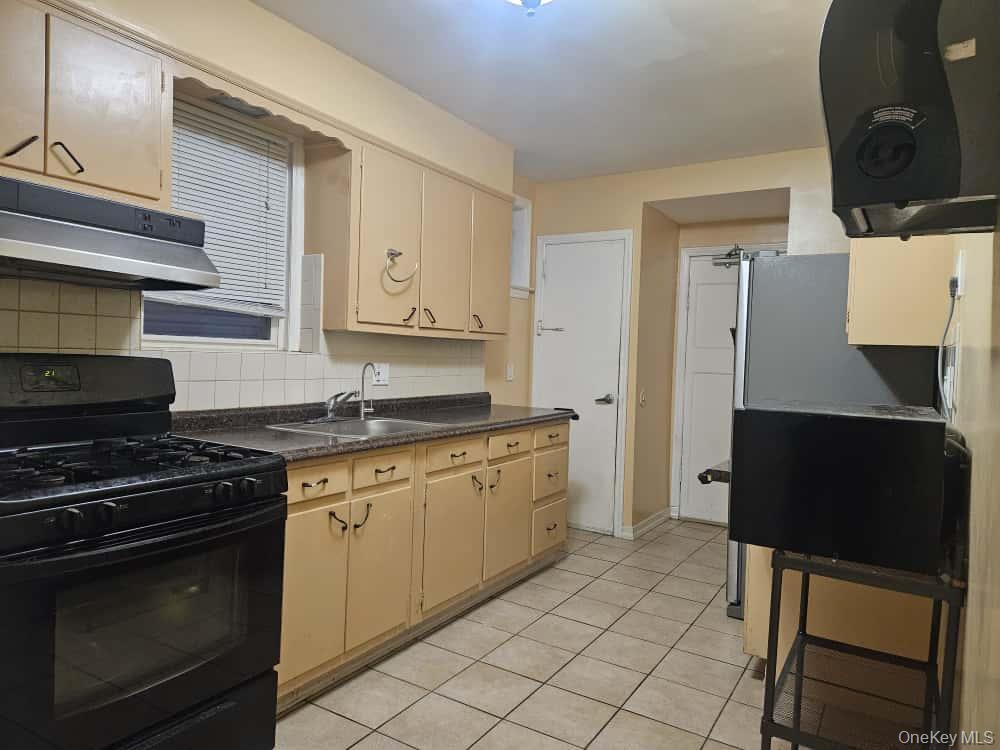 #7 photo, 13929 87th Road, Jamaica , NY 11435