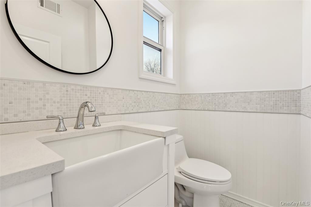 #11 photo, 70 W Broadway, Nyack , NY 10960