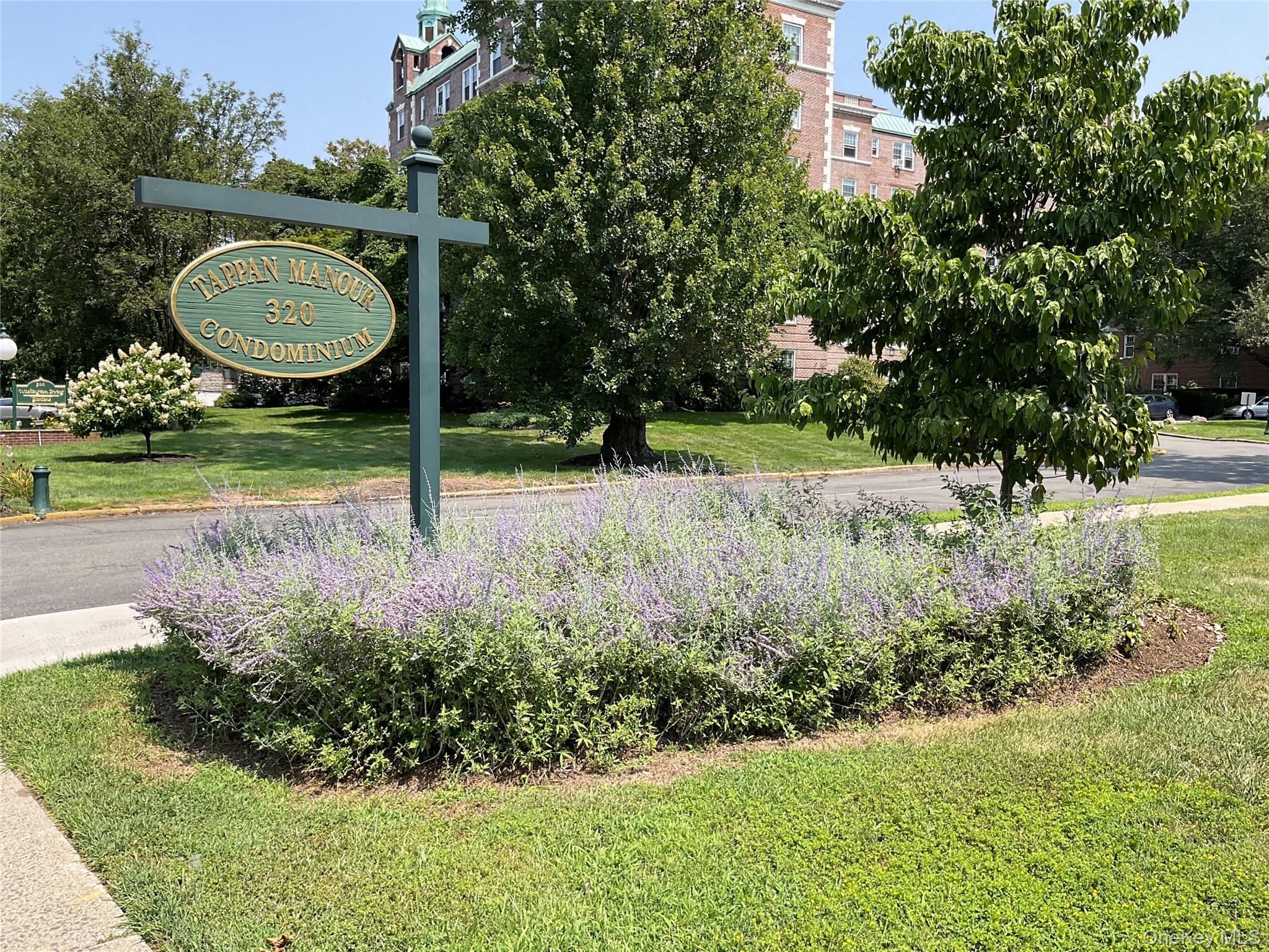 #7 photo, 320 S Broadway, Tarrytown , NY 10591