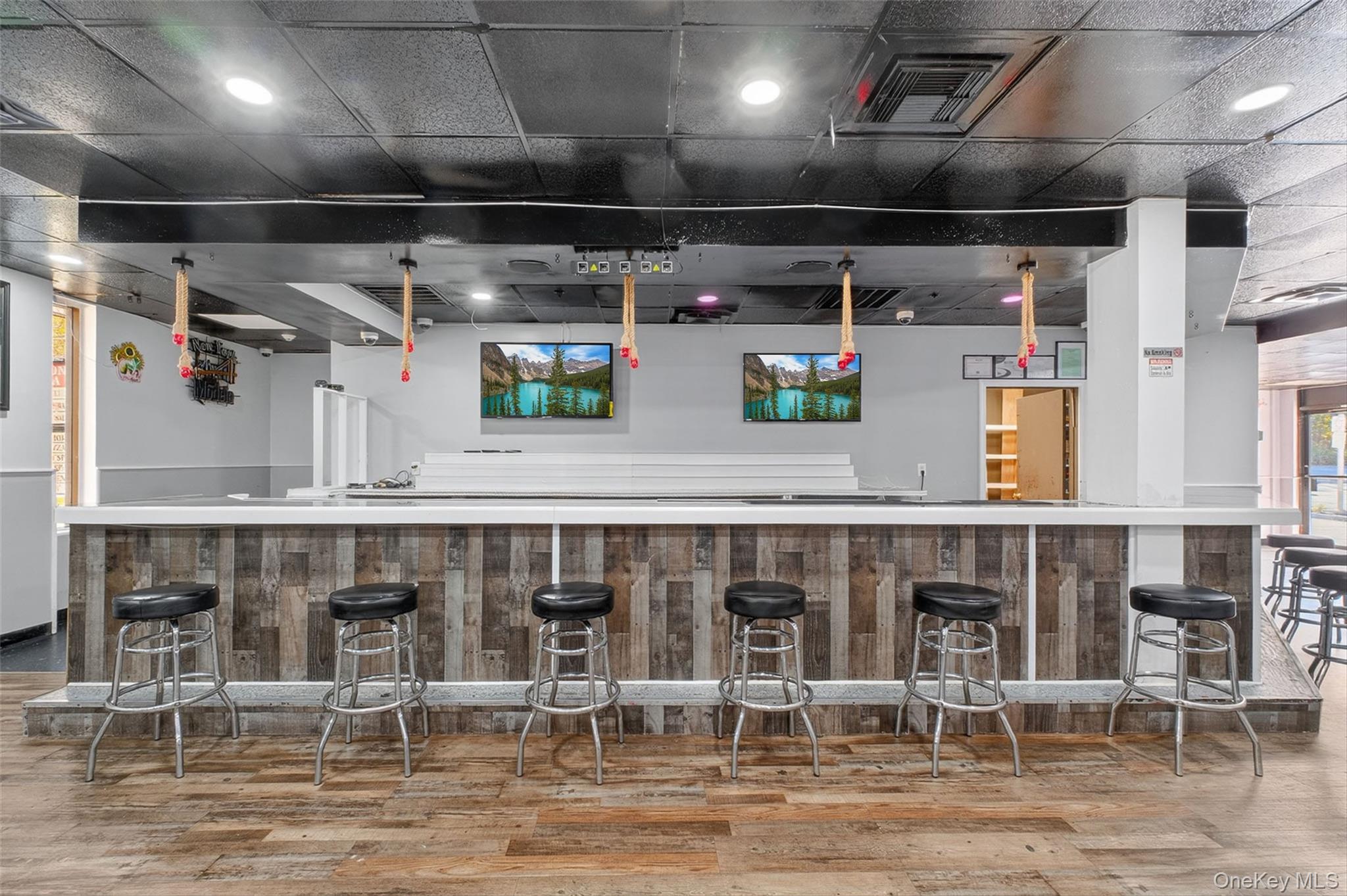 #2 photo, 1220 Oregon Road, Cortlandt Manor , NY 10567