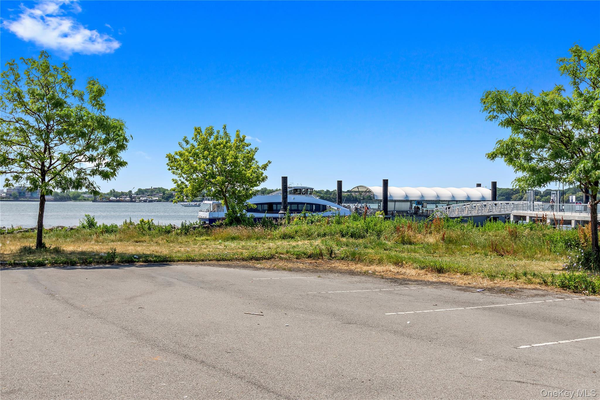 #8 photo, 197 Surf Drive, ブロンクス区 Bronx , NY 10473