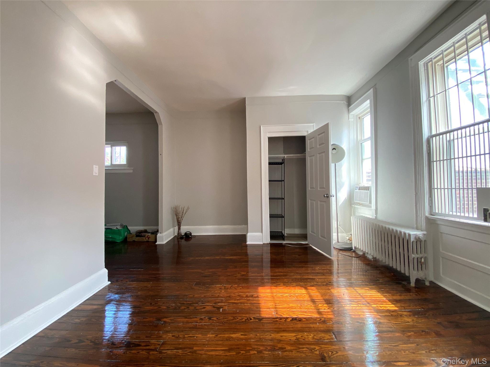 #11 photo, 4808 Broadway, クイーンズ区 Astoria , NY 11103