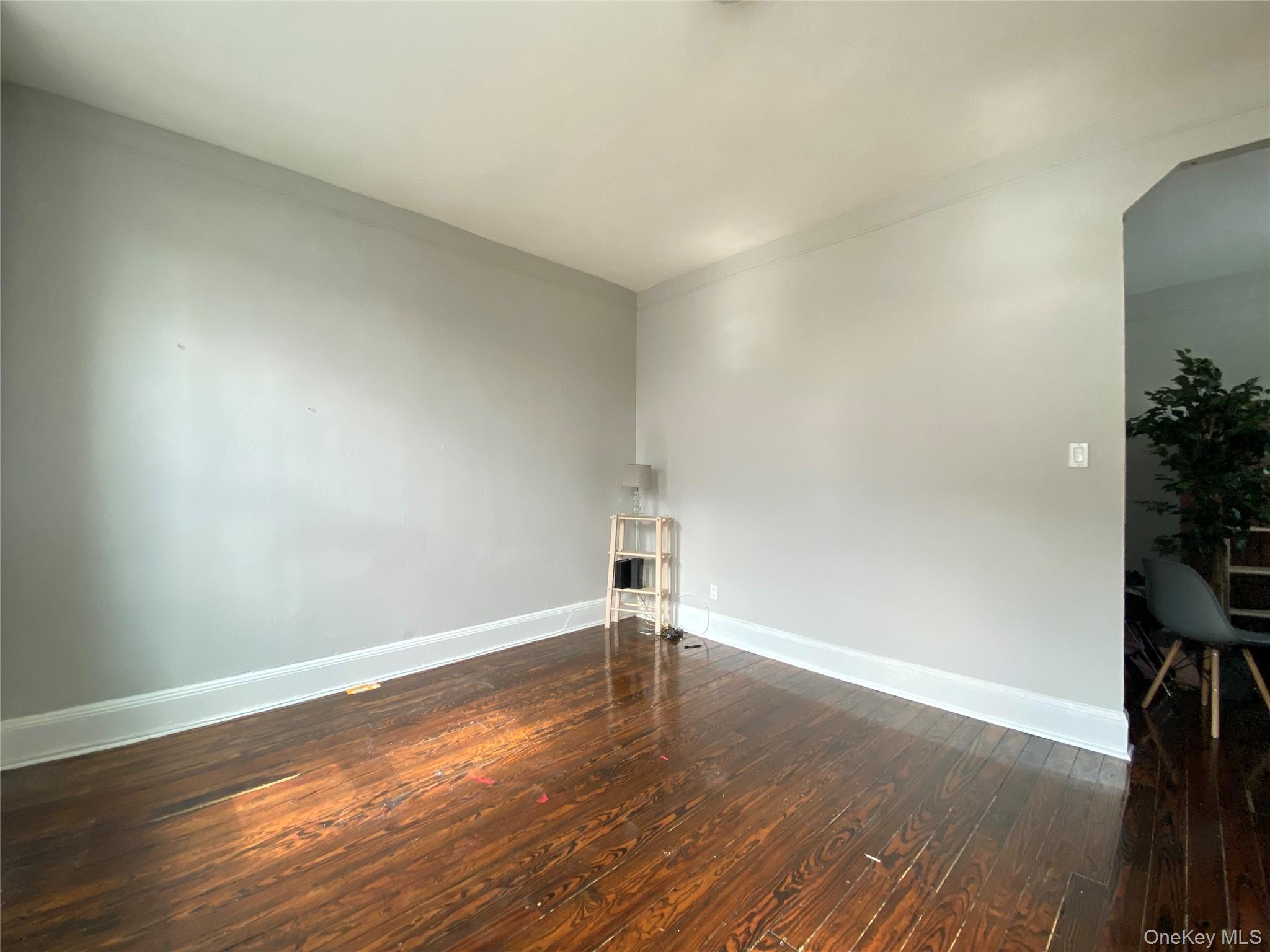 #13 photo, 4808 Broadway, クイーンズ区 Astoria , NY 11103