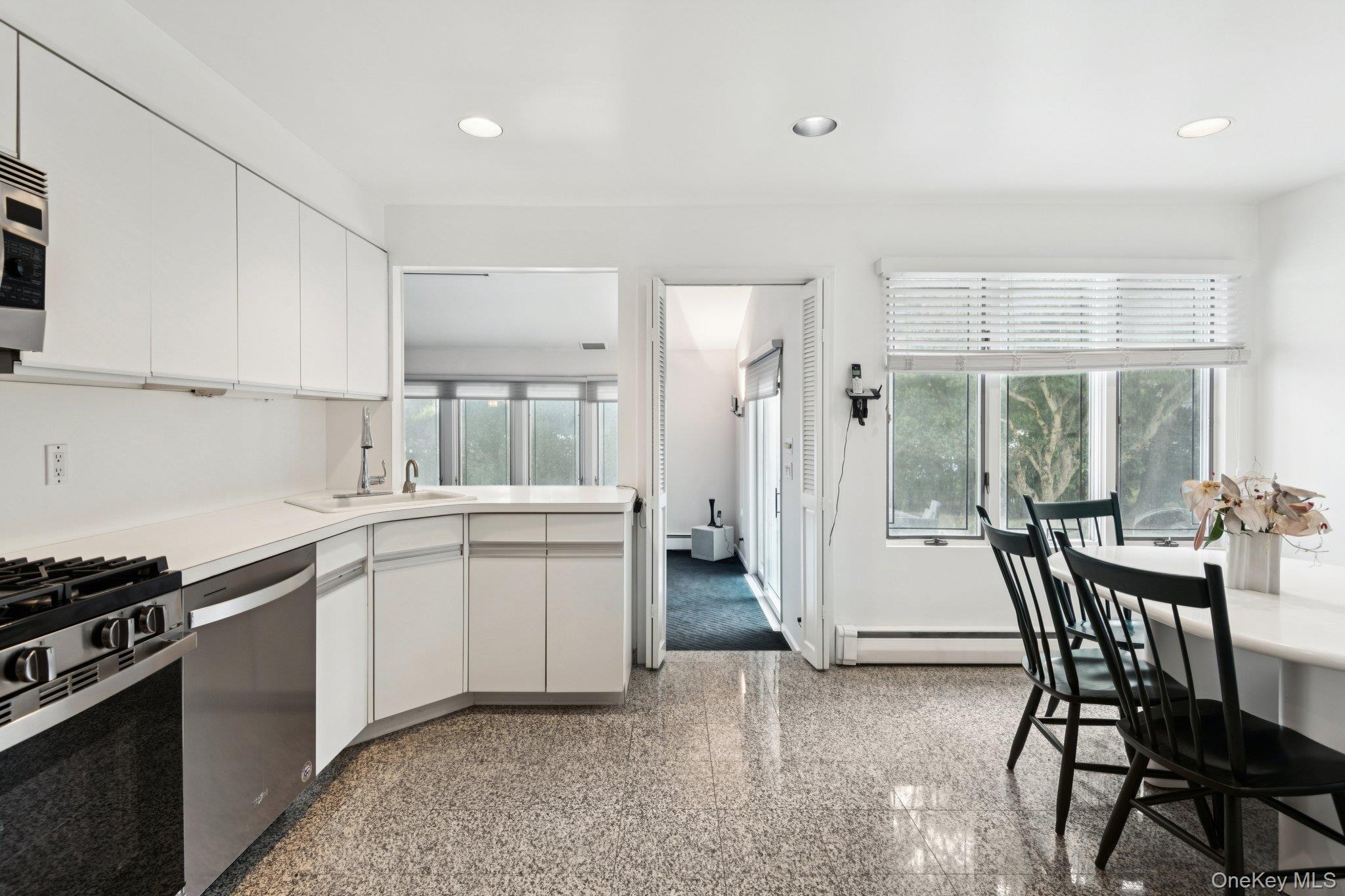 #18 photo, 987 S End, ナッソー郡 Woodmere , NY 11598