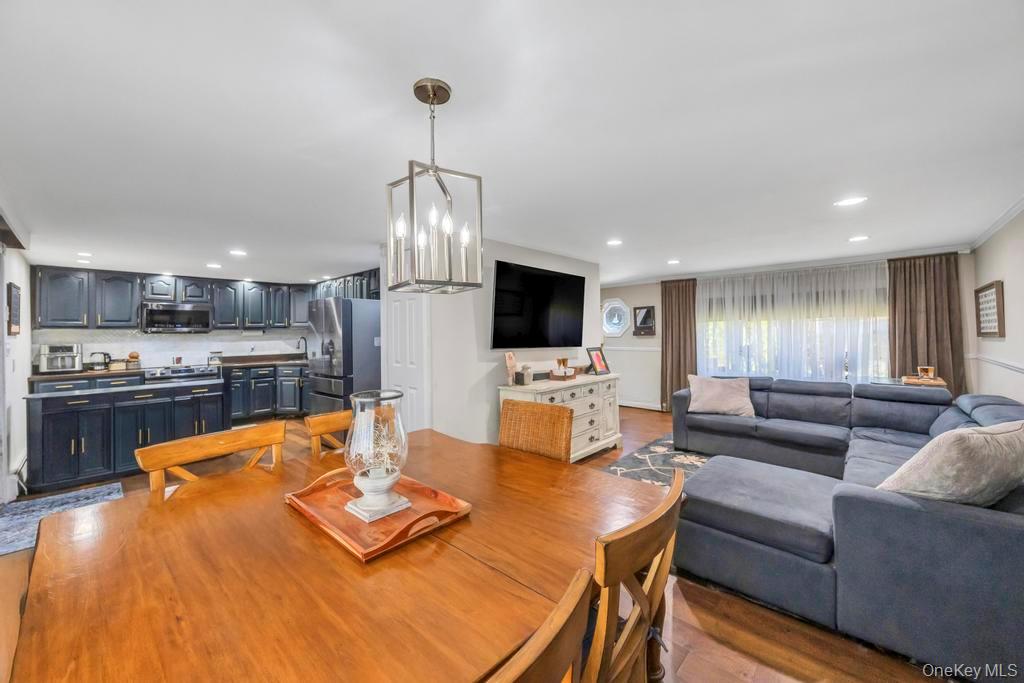 #4 photo, 80 S Bedford Avenue, サフォーク郡 Islandia , NY 11749