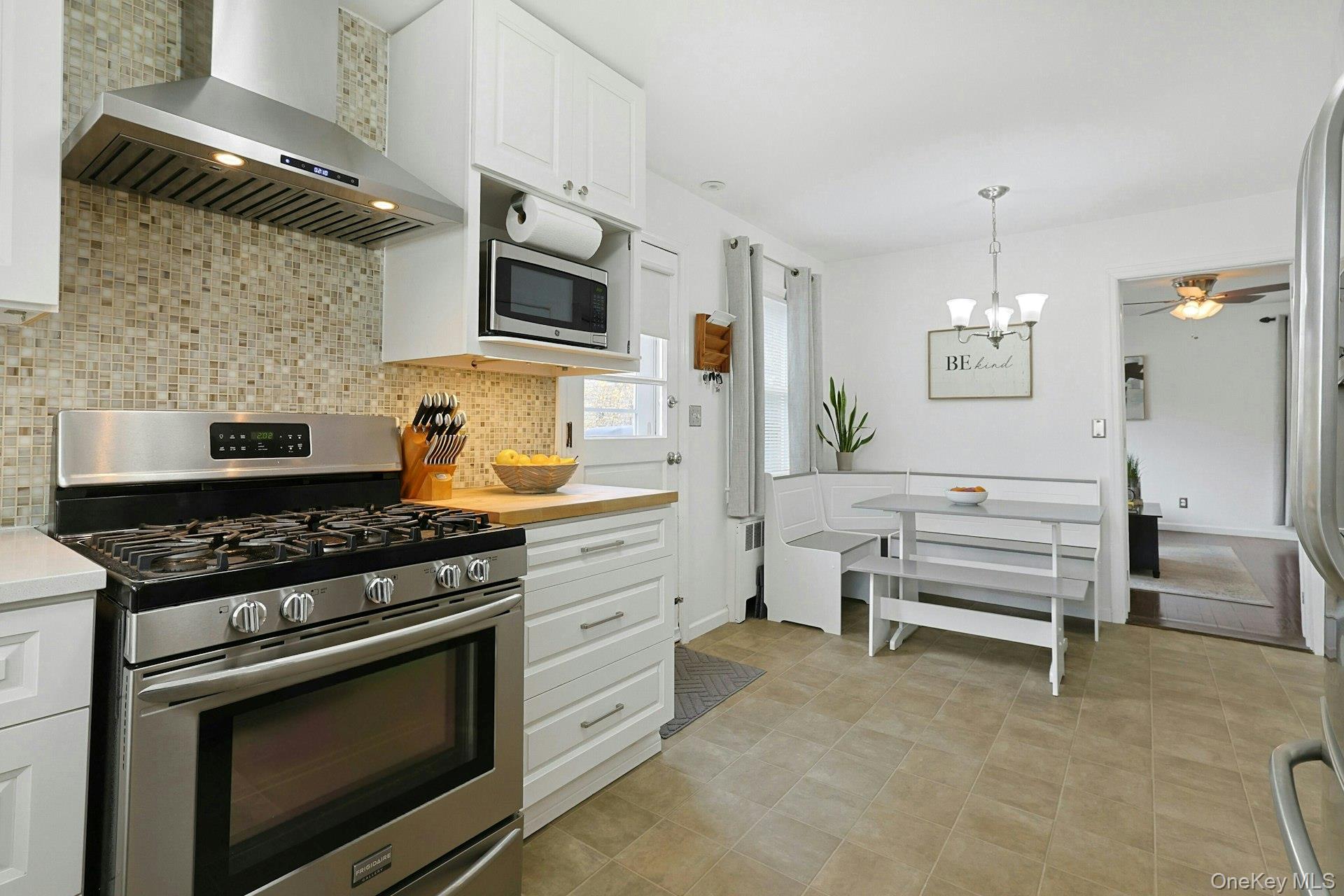 #11 photo, 225 Carol Avenue, Pelham , NY 10803