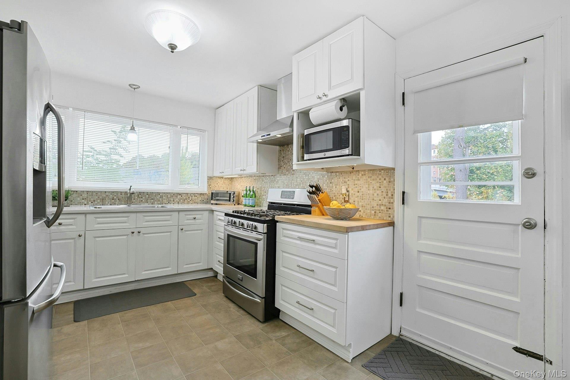 #13 photo, 225 Carol Avenue, Pelham , NY 10803