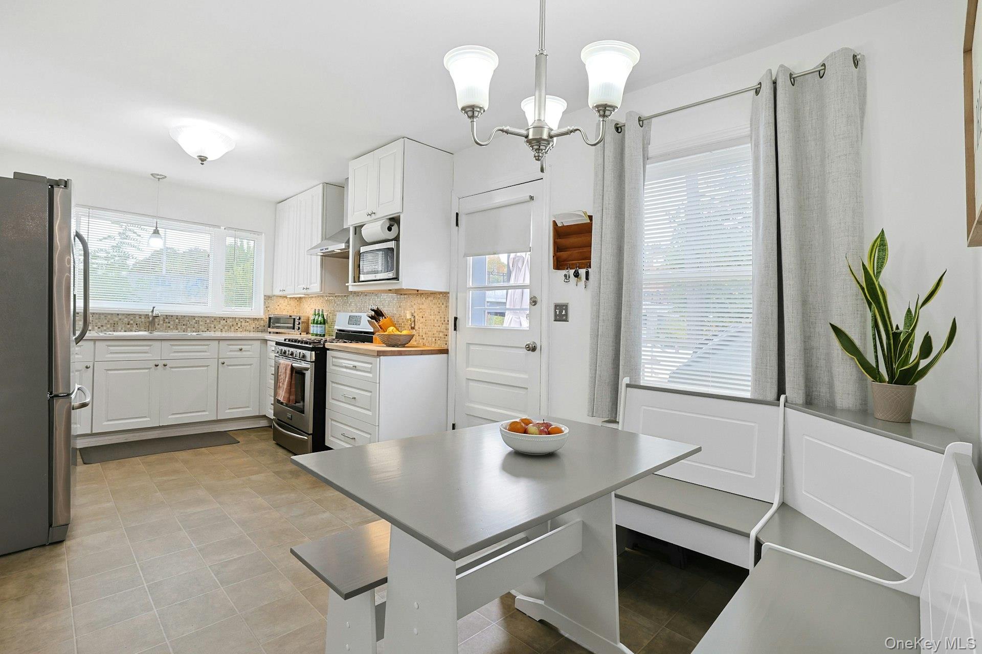 #16 photo, 225 Carol Avenue, Pelham , NY 10803