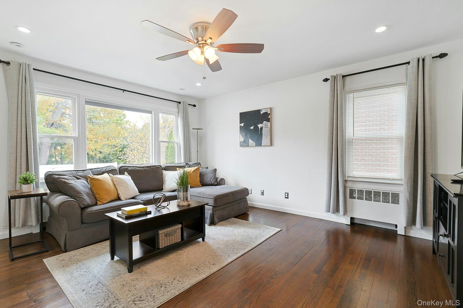 #19 photo, 225 Carol Avenue, Pelham , NY 10803