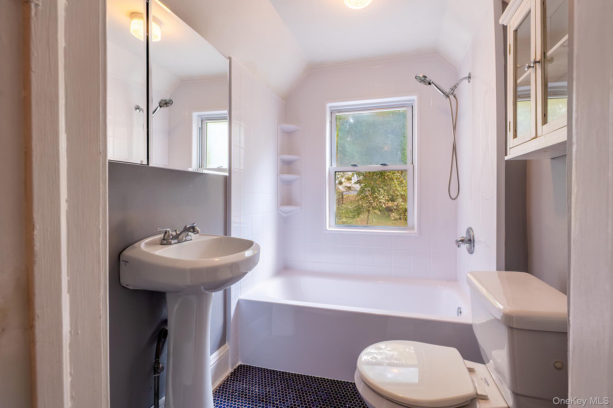 #12 photo, 221 N Greeley Avenue, Chappaqua , NY 10514