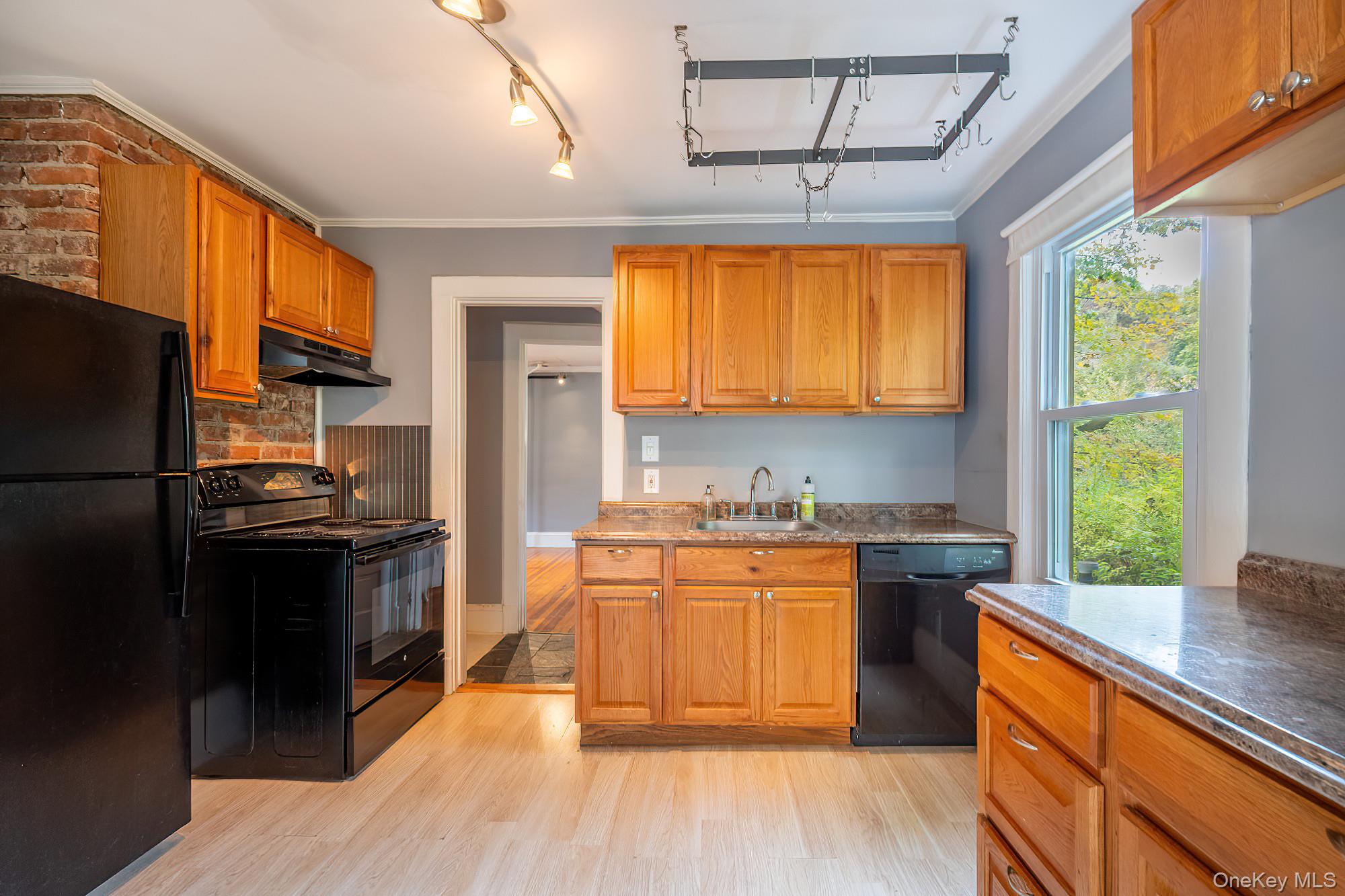 #8 photo, 221 N Greeley Avenue, Chappaqua , NY 10514