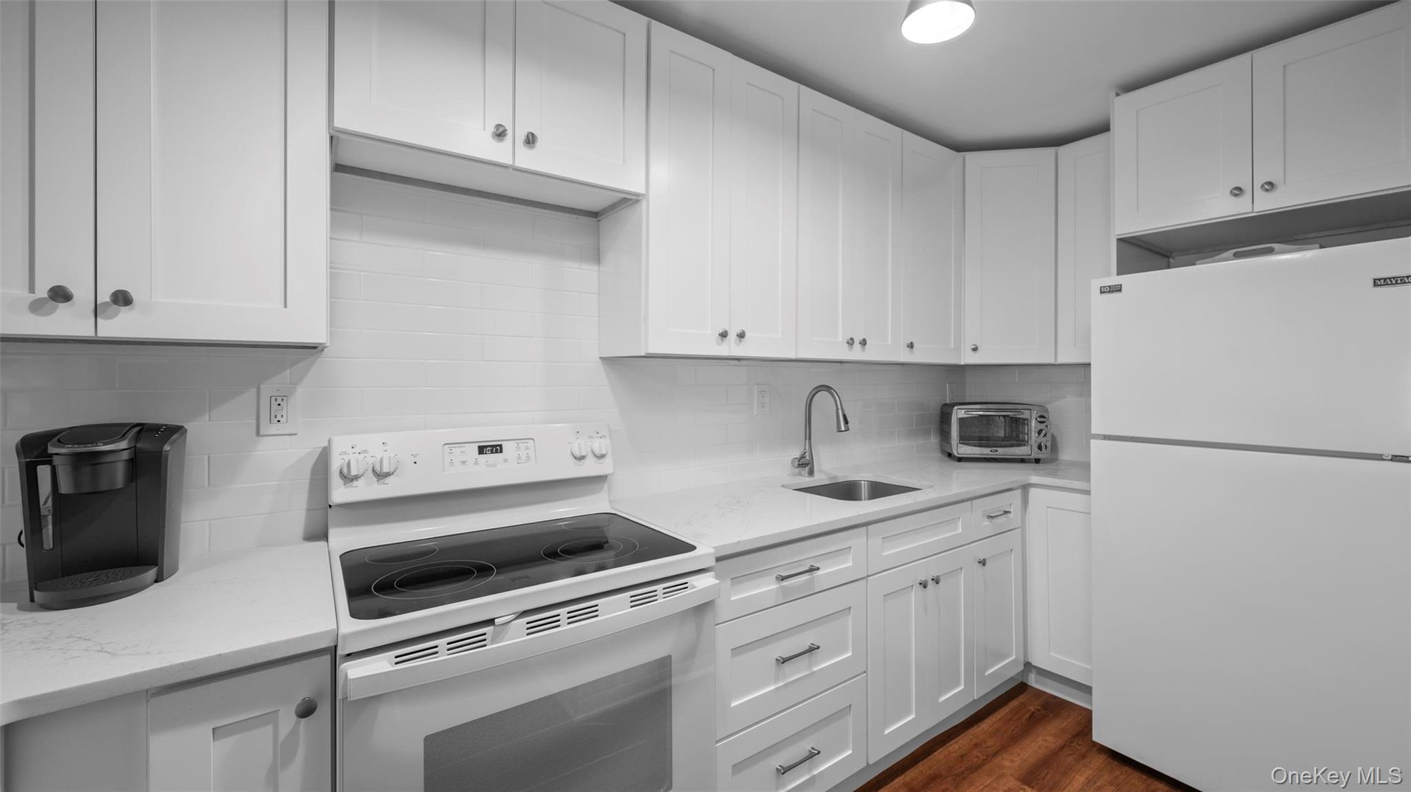 #12 photo, 20 Old Mamaroneck Road, White Plains , NY 10605