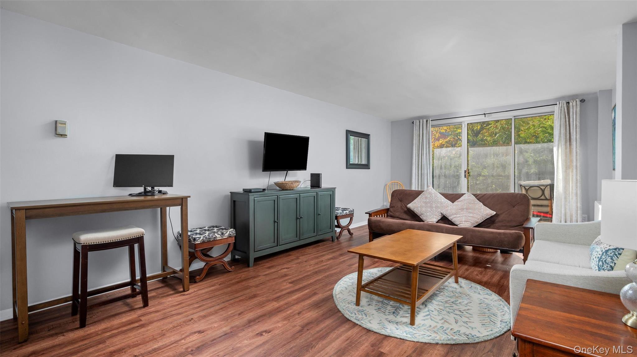 #8 photo, 20 Old Mamaroneck Road, White Plains , NY 10605