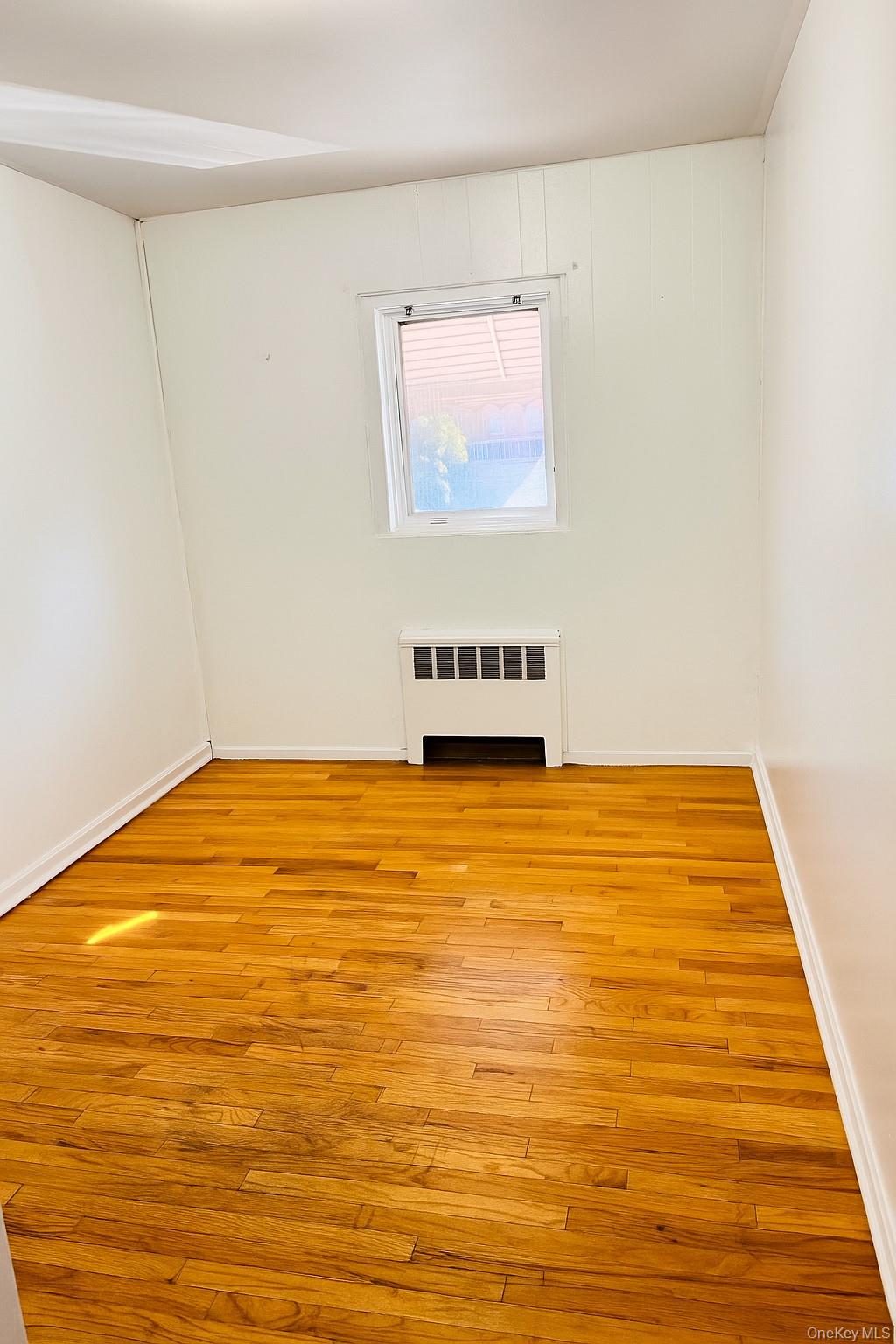 #3 photo, 4101 Barnes Avenue, ブロンクス区 Bronx , NY 10466