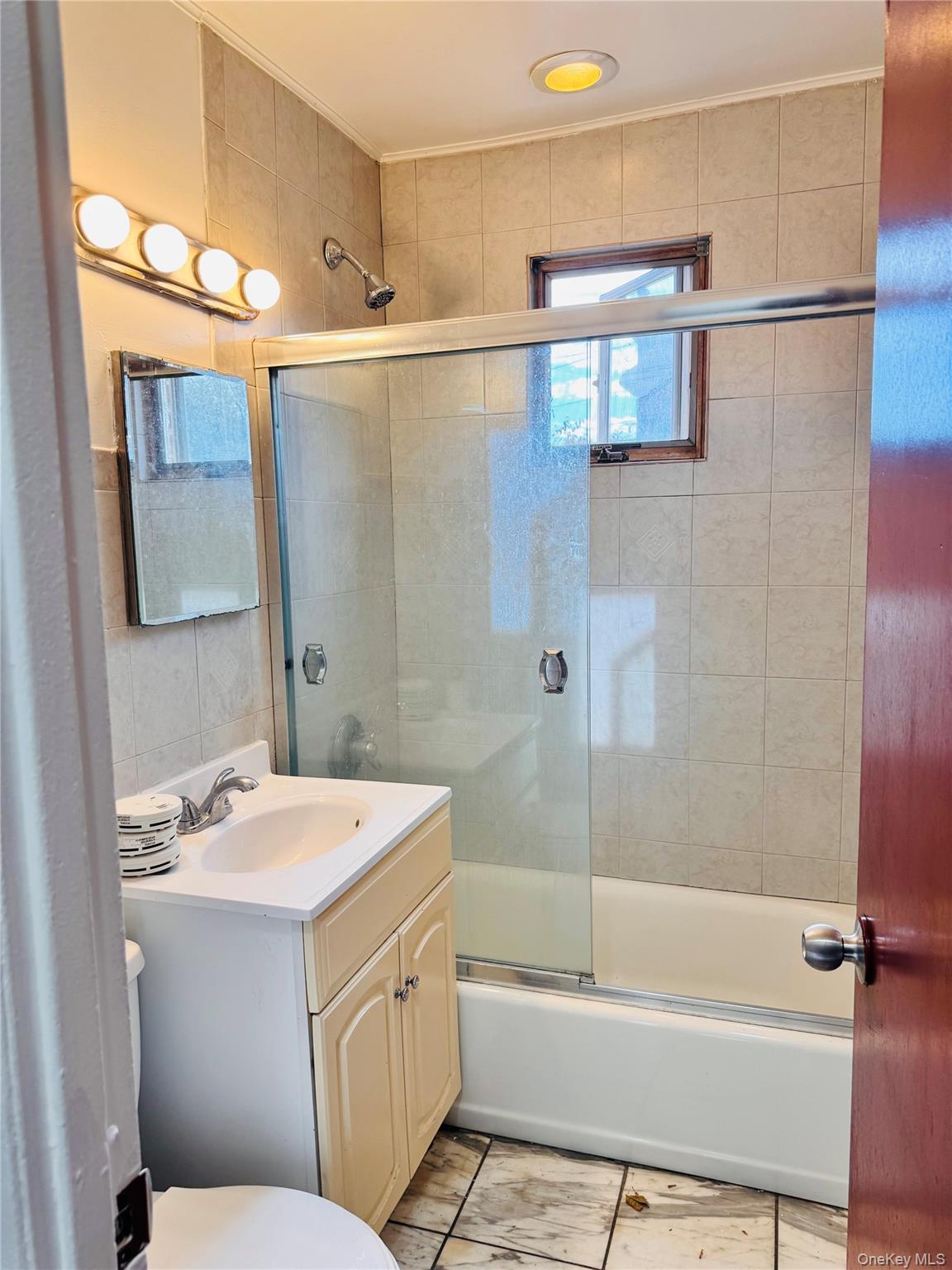 #9 photo, 4101 Barnes Avenue, Bronx , NY 10466