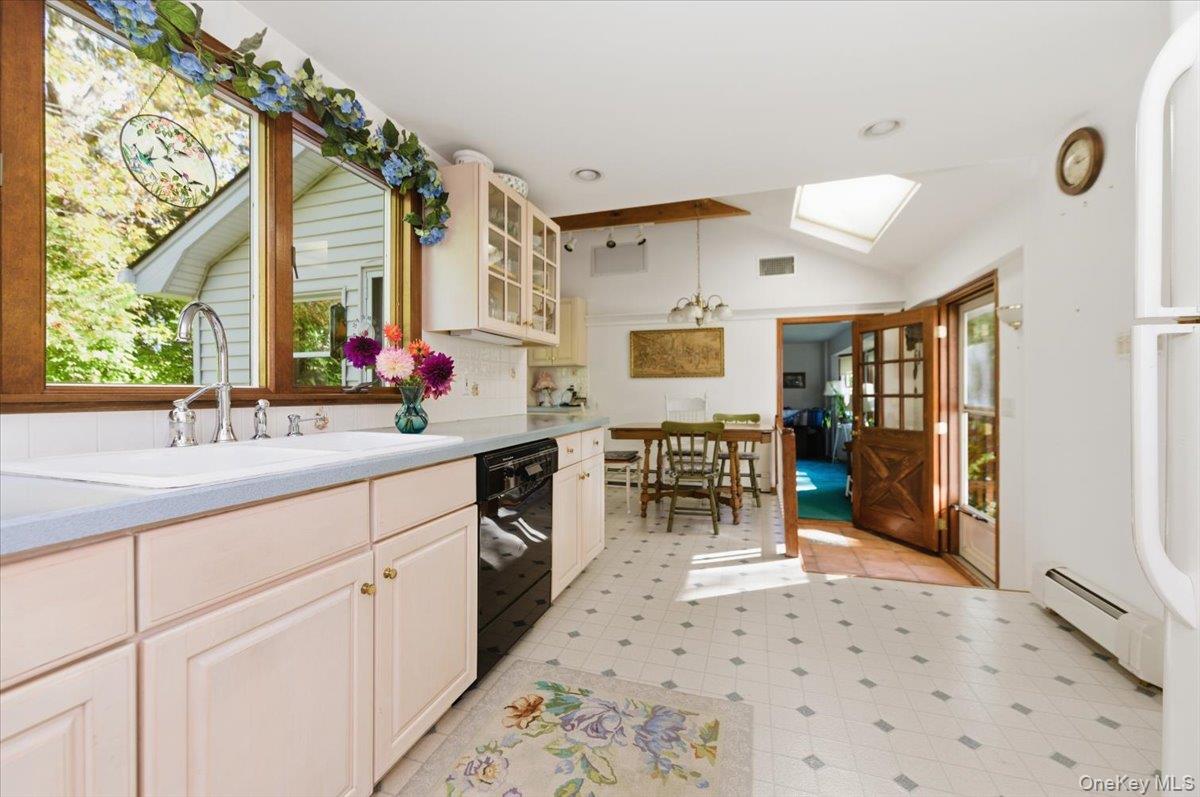 #12 photo, 27 Cold Spring Hills Road, Huntington , NY 11743