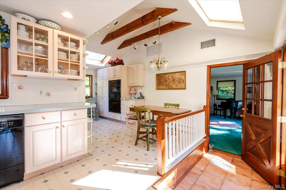 #9 photo, 27 Cold Spring Hills Road, Huntington , NY 11743