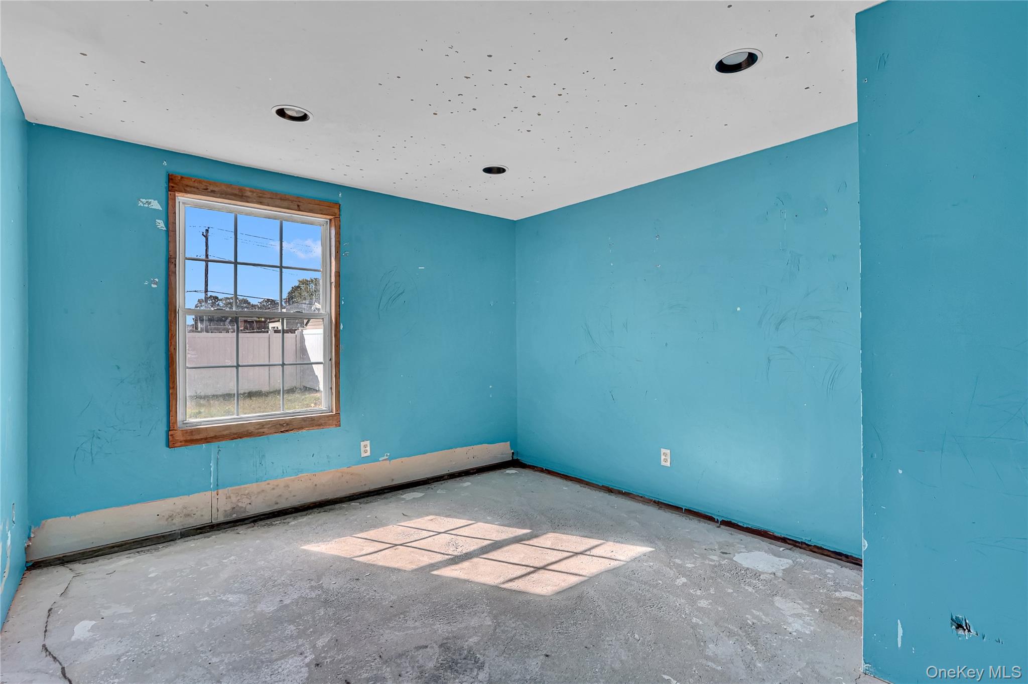 #11 photo, 90 30th Street, サフォーク郡 Copiague , NY 11726