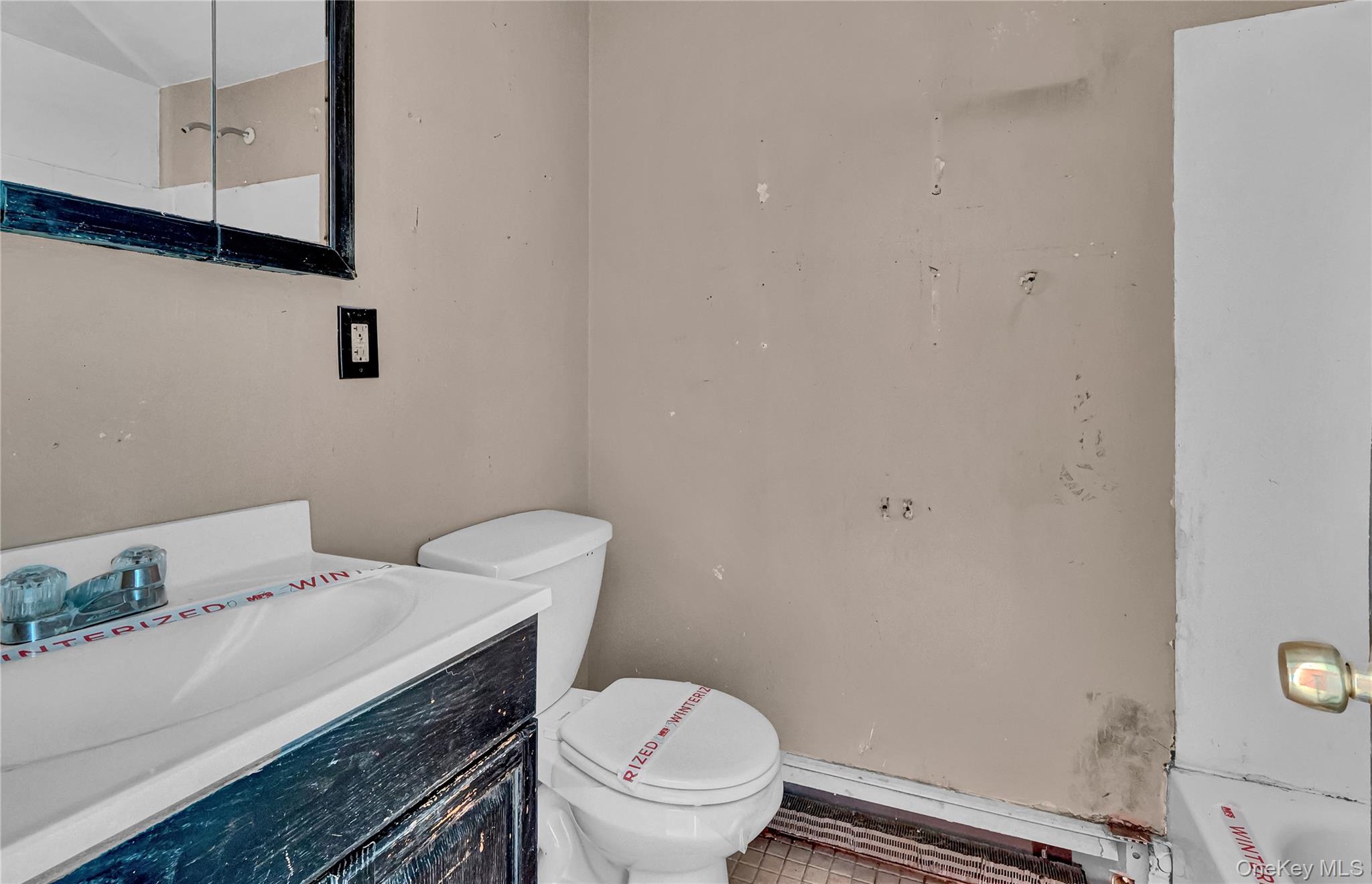 #13 photo, 90 30th Street, サフォーク郡 Copiague , NY 11726