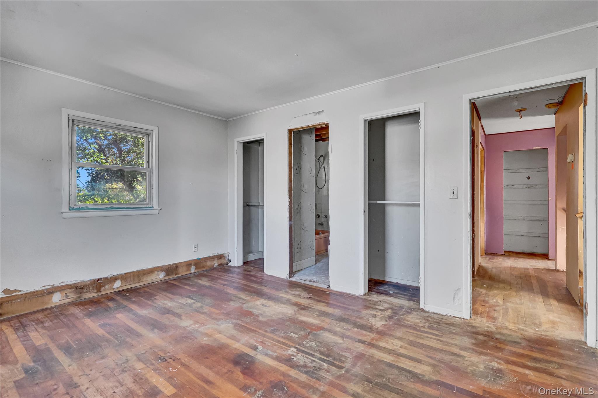 #18 photo, 90 30th Street, サフォーク郡 Copiague , NY 11726