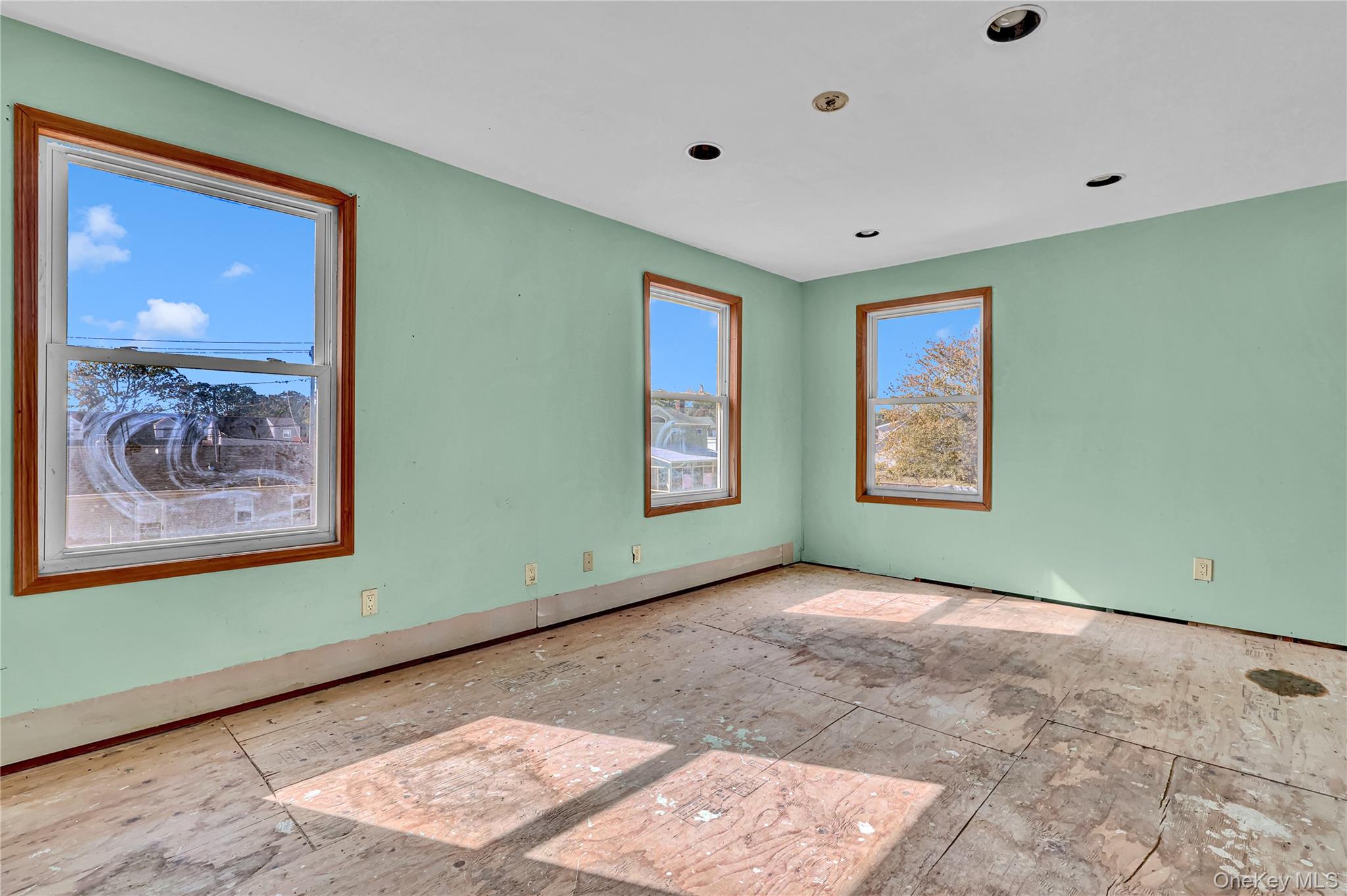 #19 photo, 90 30th Street, サフォーク郡 Copiague , NY 11726