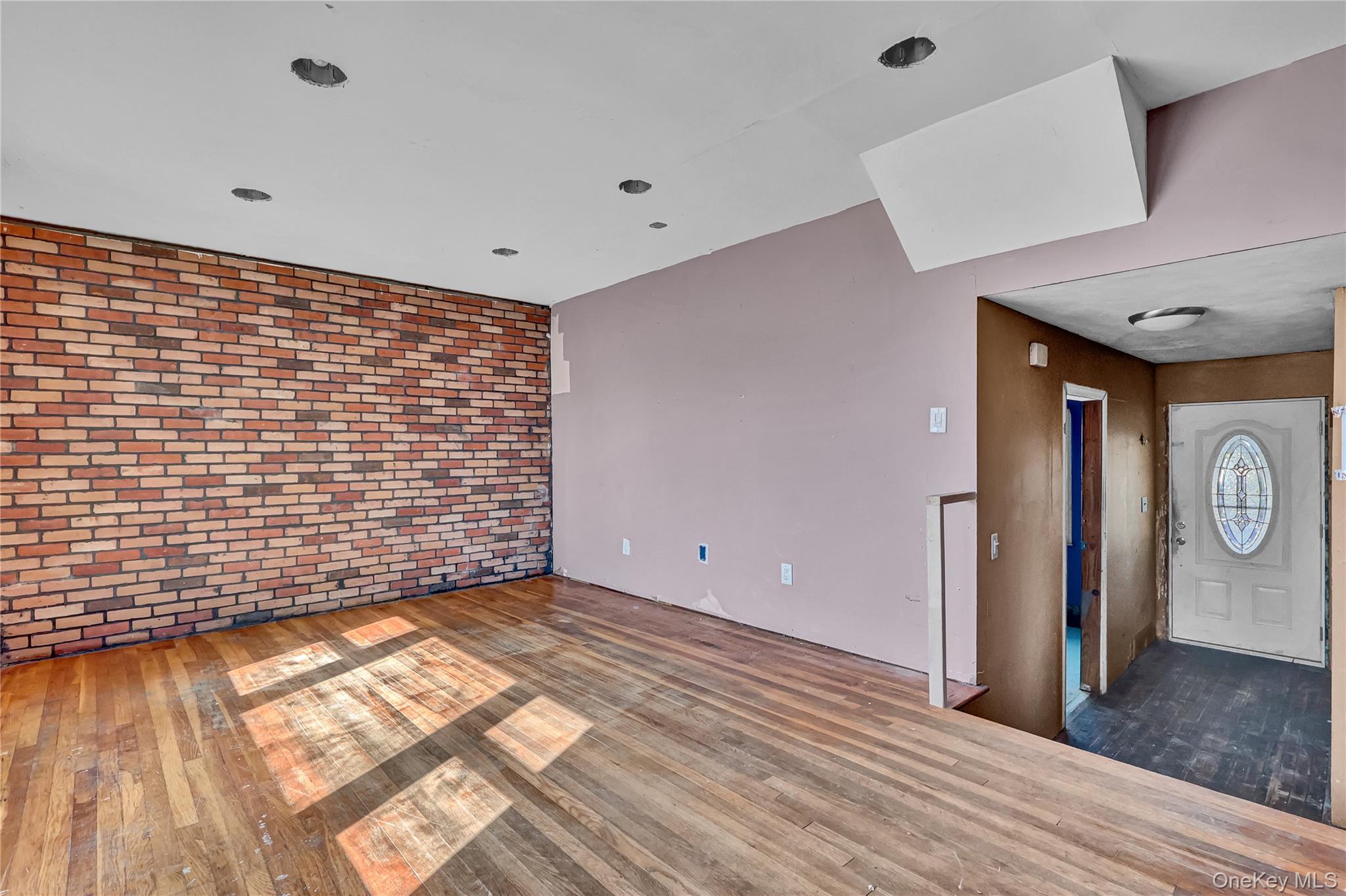 #4 photo, 90 30th Street, サフォーク郡 Copiague , NY 11726