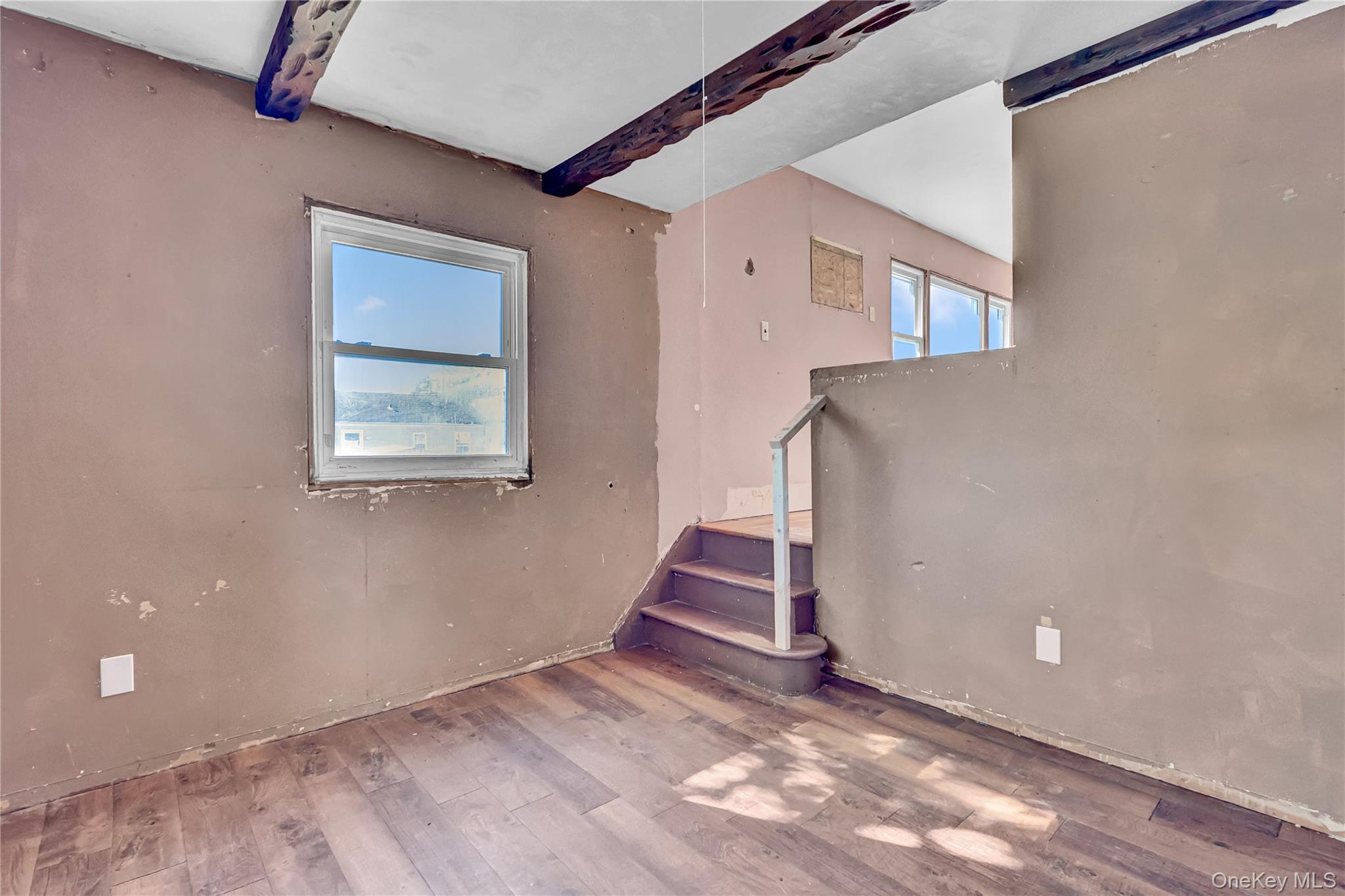 #5 photo, 90 30th Street, サフォーク郡 Copiague , NY 11726