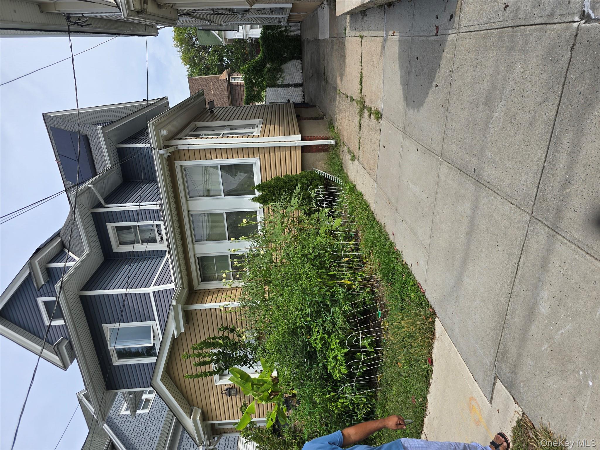 #2 photo, 8765 95th Street, クイーンズ区 Woodhaven , NY 11421