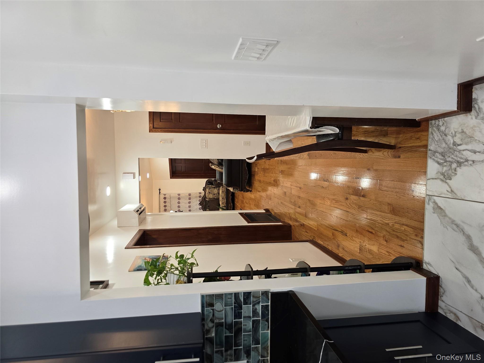 #9 photo, 8765 95th Street, クイーンズ区 Woodhaven , NY 11421