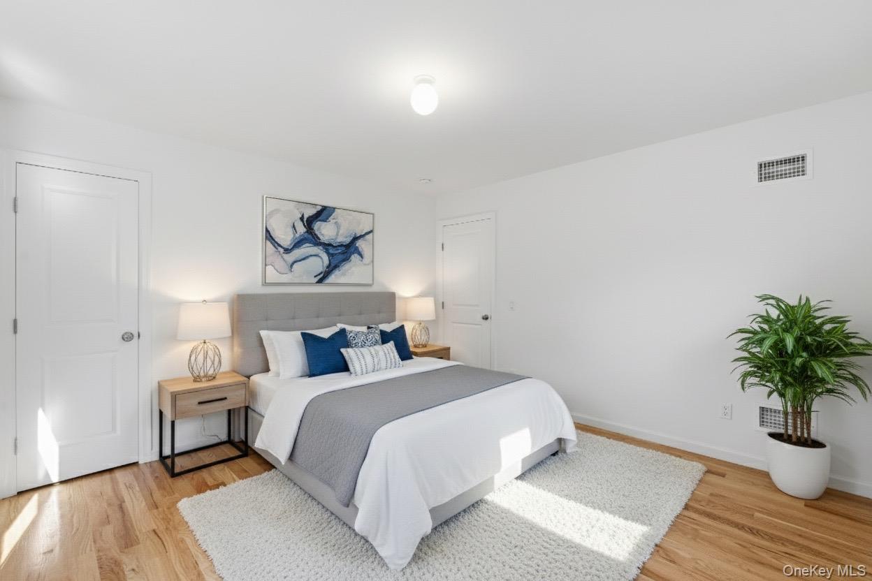 #14 photo, 1 Washington Avenue, サフォーク郡 Centereach , NY 11720