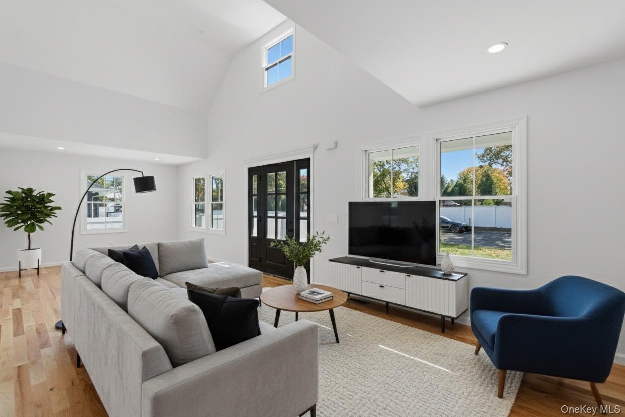 #17 photo, 1 Washington Avenue, サフォーク郡 Centereach , NY 11720