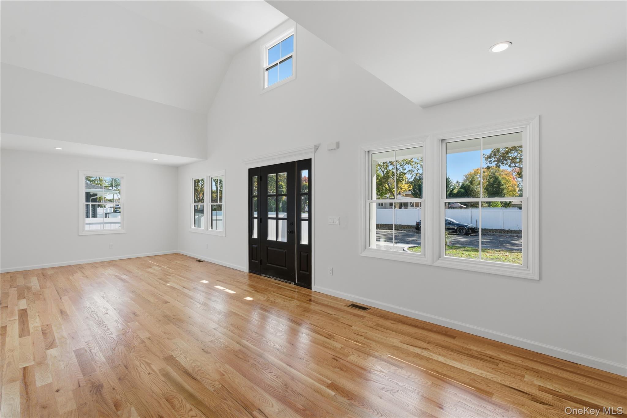 #20 photo, 1 Washington Avenue, サフォーク郡 Centereach , NY 11720