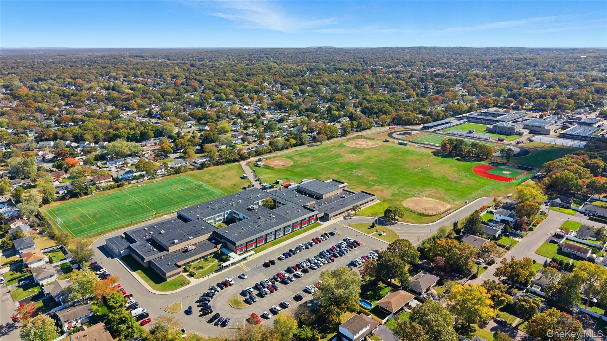 #8 photo, 1 Washington Avenue, サフォーク郡 Centereach , NY 11720