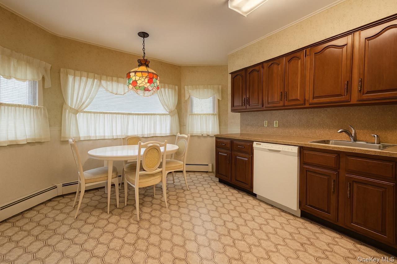 #7 photo, 1475 Gaston Street, Wantagh , NY 11793