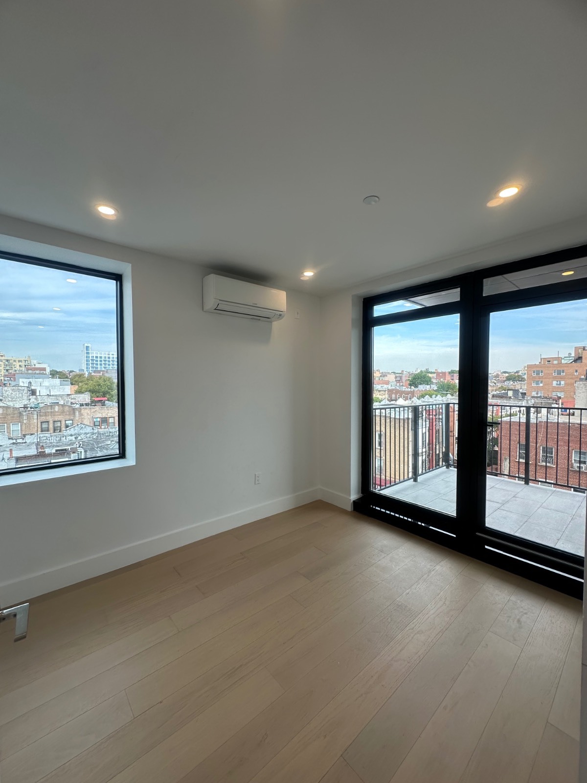 #13 photo, 916 58th St, #4A, Borough Park , NY 11219