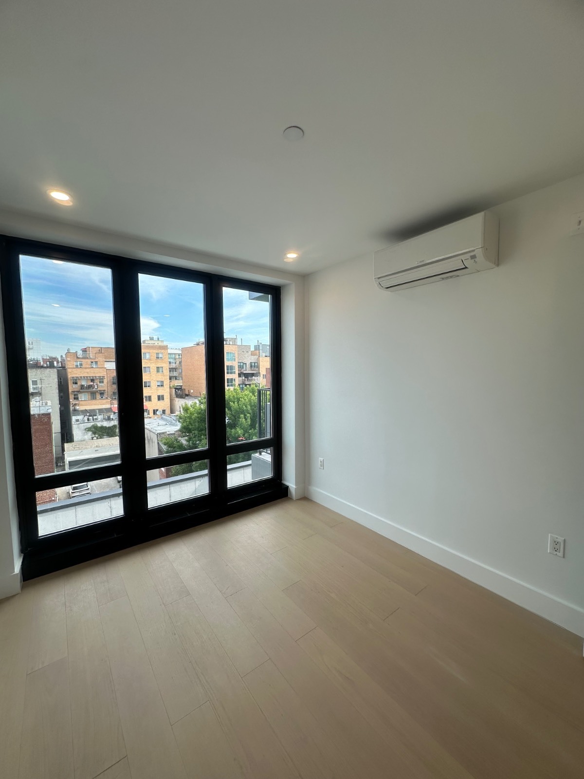 #9 photo, 916 58th St, #4A, Borough Park , NY 11219