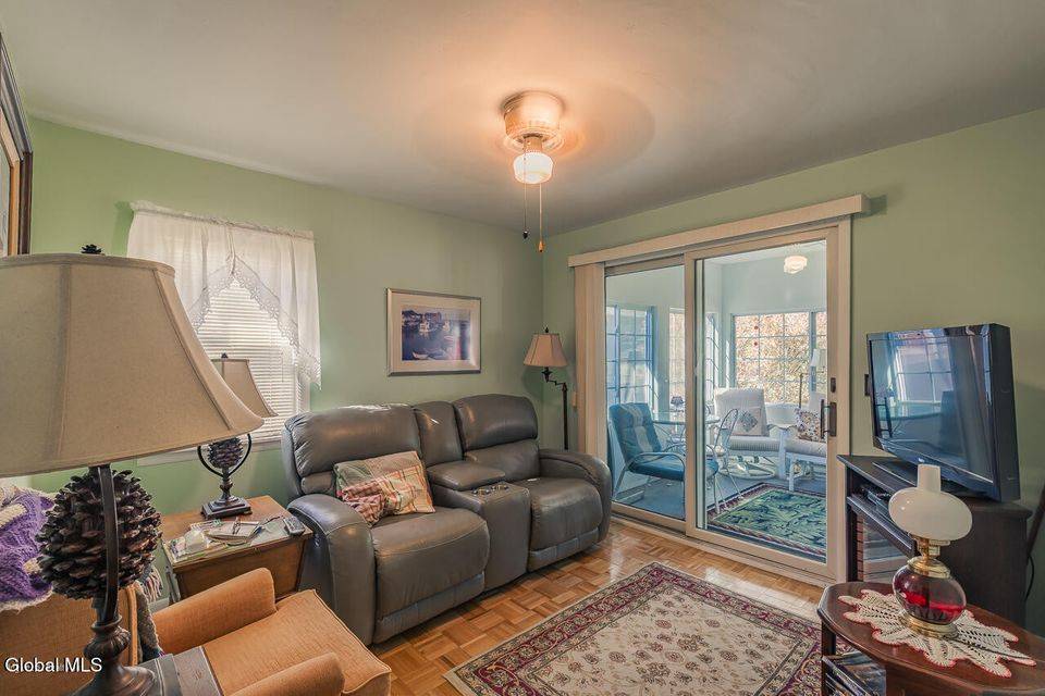 #20 photo, 32 W. 12th Ave., Gloversville , NY 12078